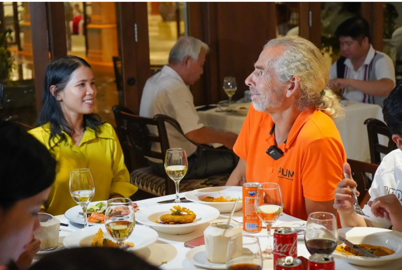 Célèbre non seulement pour ses magnifiques paysages naturels et son patrimoine culturel diversifié, la ville de Dà Nang propose une cuisine connue des touristes du monde entier pour son goût unique. Photo : VOV. Célèbre non seulement pour ses magnifiques paysages naturels et son patrimoine culturel diversifié, la ville de Dà Nang propose une cuisine connue des touristes du monde entier pour son goût unique. Photo : VOV.