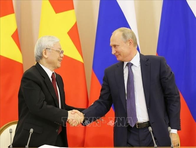 Le Secrétaire général du Parti communiste du Vietnam Nguyên Phu Trong (à gauche) avec le Président russe Vladimir Poutine, à Sotchi, en Russie, le 6 septembre 2018. Photo : VNA. Le Secrétaire général du Parti communiste du Vietnam Nguyên Phu Trong (à gauche) avec le Président russe Vladimir Poutine, à Sotchi, en Russie, le 6 septembre 2018. Photo : VNA.