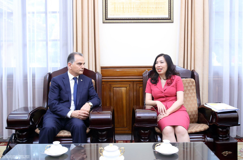 Le Vietnam et le Turkménistan doivent multiplier les rencontres et les échanges de délégations à tous les échelons tant au niveau bilatéral que multilatéral. Cela permettra aux deux pays de renforcer la confiance et la compréhension mutuelle, ainsi que de donner un nouvel élan à la coopération bilatérale dans tous les domaines, dont l’économie, le tourisme, l’éducation, la formation et l’énergie. Photo: baoquocte.vn.