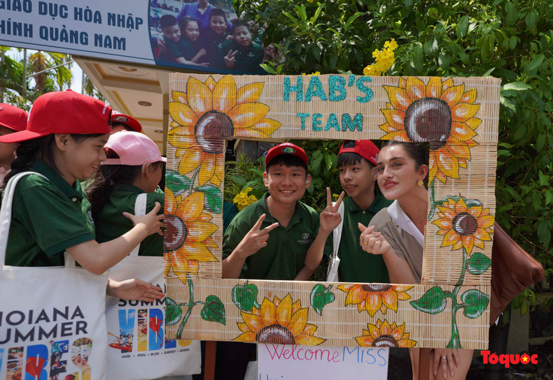 La campagne de collecte de fonds sera lancée via les comptes Instagram des finalistes et la page officielle de l’association caritative ToyBox de l’Australia. Photo: toquoc.vn. La campagne de collecte de fonds sera lancée via les comptes Instagram des finalistes et la page officielle de l’association caritative ToyBox de l’Australia. Photo: toquoc.vn.