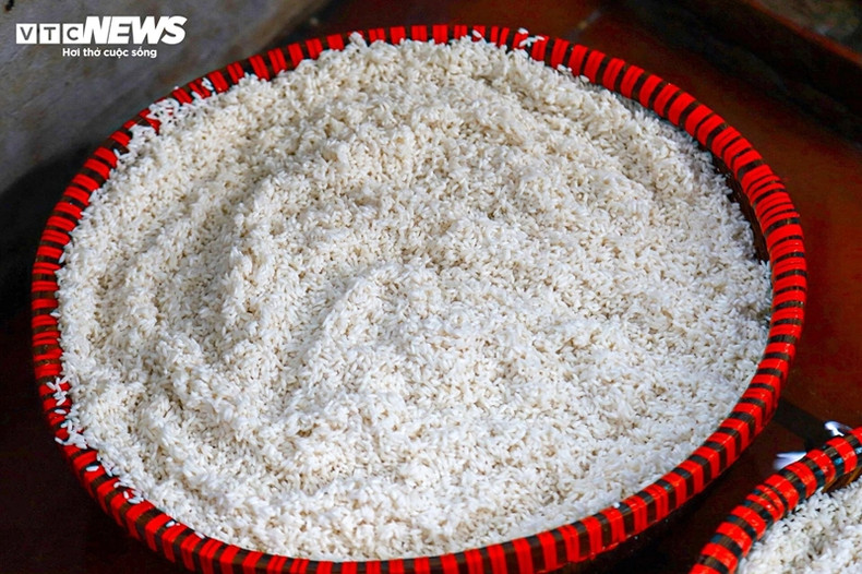 Le riz gluant est soigneusement choisi. Le riz gluant est soigneusement choisi.