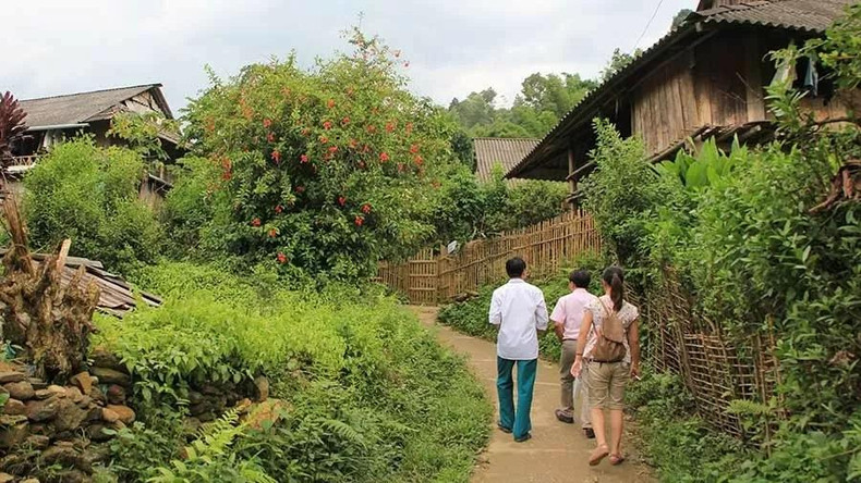 Le village de Khim Noi se lance progressivement dans le développement du tourisme communautaire, écologique et expérientiel, tout en accordant une grande priorité à la préservation des valeurs culturelles traditionnelles de l’ethnie Thaï. Photo : Centre d'information touristique du Vietnam. Le village de Khim Noi se lance progressivement dans le développement du tourisme communautaire, écologique et expérientiel, tout en accordant une grande priorité à la préservation des valeurs culturelles traditionnelles de l’ethnie Thaï. Photo : Centre d'information touristique du Vietnam.