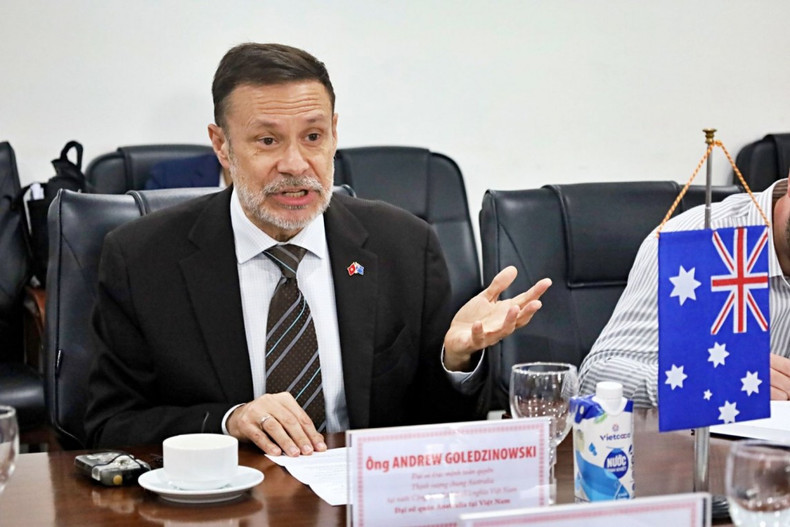 L'ambassadeur australien Andrew Goledzinowski a affirmé que son pays était prêt à soutenir le Vietnam dans l’exploitation du marché de l'électricité à partir des sources d'énergies renouvelables, en particulier l'énergie éolienne offshore, avec des réserves abondantes et des prix bas. Photo: congthuong.vn.