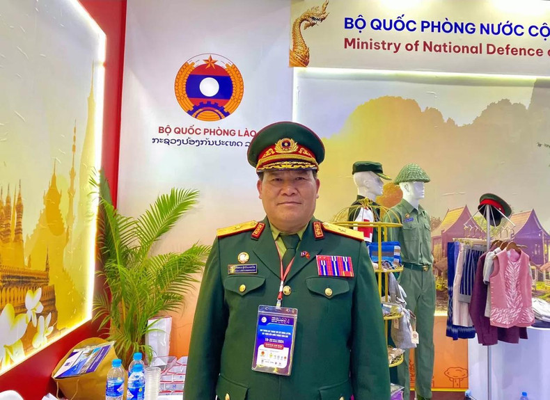 Le général de division Khamven Laboumahaxay, chef du bureau du Département général des services logistiques du ministère laotien de la Défense. Photo: baoquocte.vn. Le général de division Khamven Laboumahaxay, chef du bureau du Département général des services logistiques du ministère laotien de la Défense. Photo: baoquocte.vn.