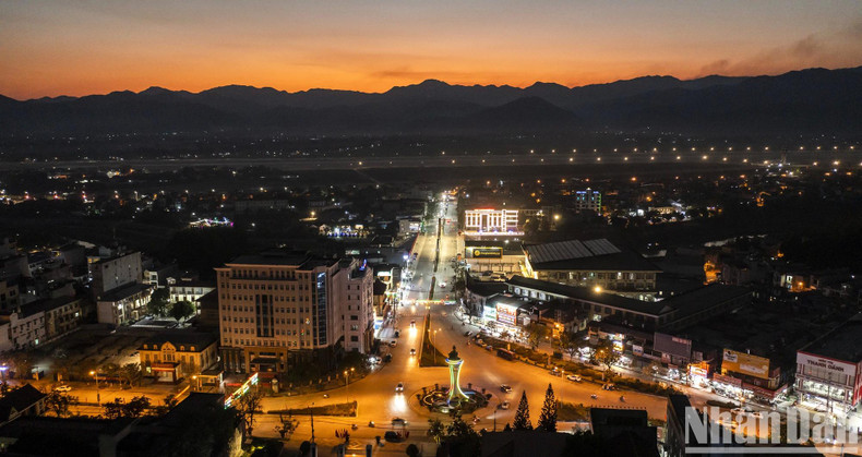 Le champ de bataille acharné il y a 70 ans est aujourd’hui remplacé par une zone urbaine dynamique et en plein essor. Le champ de bataille acharné il y a 70 ans est aujourd’hui remplacé par une zone urbaine dynamique et en plein essor.