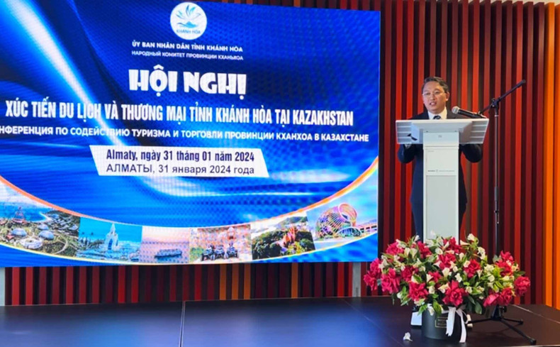 Le secrétaire du Comité provincial du Parti communiste du Vietnam de Khanh Hoa, Nguyên Hai Ninh, prend la parole lors de la Conférence de promotion du tourisme et du commerce de Khanh Hoa au Kazakhstan, le 31 janvier. Photo: baoquocte.vn. Le secrétaire du Comité provincial du Parti communiste du Vietnam de Khanh Hoa, Nguyên Hai Ninh, prend la parole lors de la Conférence de promotion du tourisme et du commerce de Khanh Hoa au Kazakhstan, le 31 janvier. Photo: baoquocte.vn.