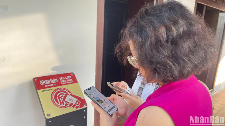 Toutes les informations détaillées sur les sites touristiques célèbres de Binh Thuan sont entièrement publiées sur la page internet https://yeulamvietnam.vn. Photo : NDEL. Toutes les informations détaillées sur les sites touristiques célèbres de Binh Thuan sont entièrement publiées sur la page internet https://yeulamvietnam.vn. Photo : NDEL.
