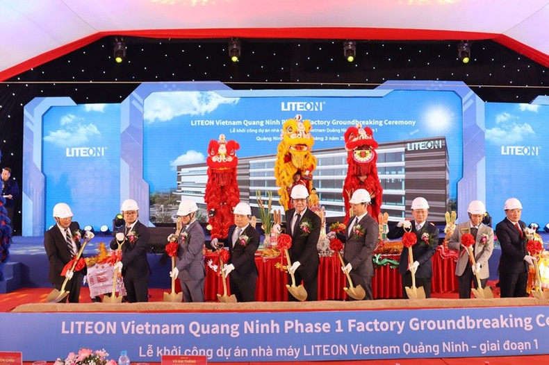 Lors de la cérémonie de mise en chantier de la première phase du projet de Lite-On Technology, dans le parc industriel de Song Khoai, district de Quang Yen, province de Quang Ninh (au nord du Vietnam). Photo : baodautu.vn Lors de la cérémonie de mise en chantier de la première phase du projet de Lite-On Technology, dans le parc industriel de Song Khoai, district de Quang Yen, province de Quang Ninh (au nord du Vietnam). Photo : baodautu.vn