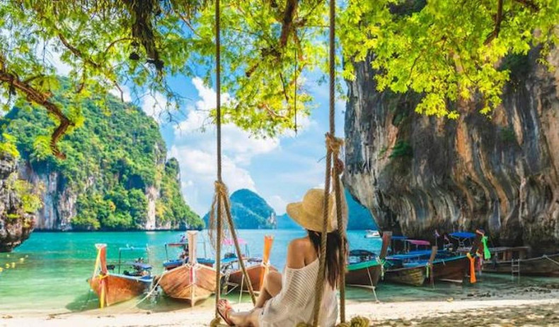 Actuellement, la Thaïlande propose aux visiteurs étrangers de différents types de tourisme comme : le tourisme traditionnel, le tourisme médical, le tourisme de villégiature, le tourisme écologique, le tourisme balnéaire, le tourisme culturel, ou encore le tourisme religieux. Photo: Shutterstock. Actuellement, la Thaïlande propose aux visiteurs étrangers de différents types de tourisme comme : le tourisme traditionnel, le tourisme médical, le tourisme de villégiature, le tourisme écologique, le tourisme balnéaire, le tourisme culturel, ou encore le tourisme religieux. Photo: Shutterstock.