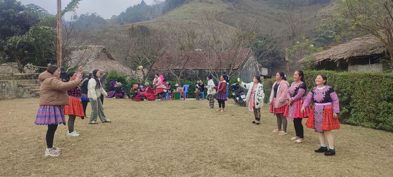 En plus de jouer au tu lu, le lancer de pao est un jeu folklorique profondément ancré dans l'identité culturelle traditionnelle des H'mông. Photo : CVN.