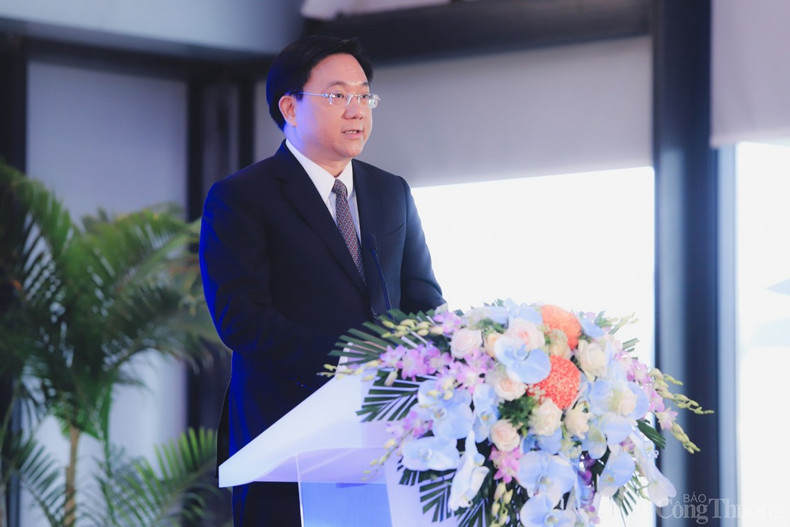 Le vice-ministre vietnamien du Plan et de l’Investissement, Trân Duy Dông, prend la parole lors du forum. Photo: congthuong.vn. Le vice-ministre vietnamien du Plan et de l’Investissement, Trân Duy Dông, prend la parole lors du forum. Photo: congthuong.vn.