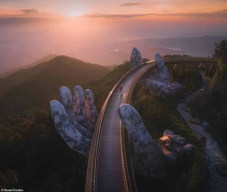 Le pont d'Or est reconnu par le Daily Mail comme l'une des 10 nouvelles merveilles mondiales. Photo: Daniel Kordan/Daily Mail