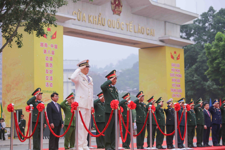 Cérémonie d'accueil en l'honneur de la haute délégation du ministère chinoise de la Défense. Photo: baoquocte.vn.