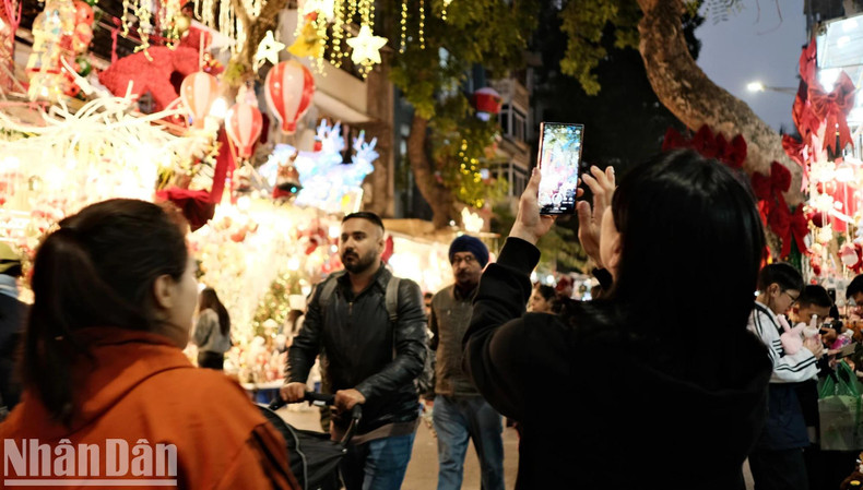 La Fête de Noël, c’est avant tout un événement placé sous le signe de l’amour et de l’espérance. Photo : Trung Hieu/NDEL. La Fête de Noël, c’est avant tout un événement placé sous le signe de l’amour et de l’espérance. Photo : Trung Hieu/NDEL.