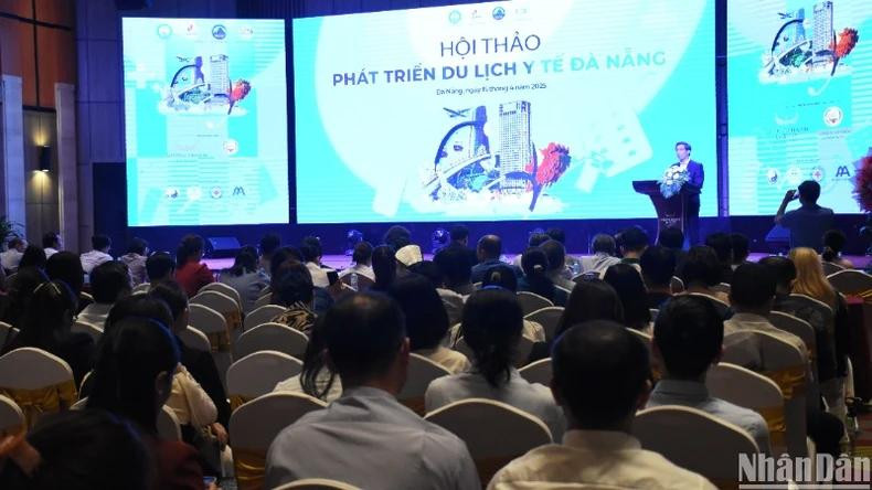 Le colloque a pour but de chercher des orientations pour donner un nouvel élan au tourisme de Da Nang, avec l’accent mis sur le développement des services touristiques de haute qualité et à forte valeur ajoutée. Photo : NDEL