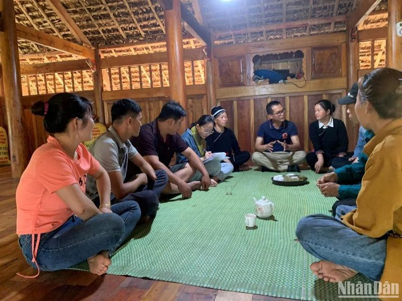 Le projet AWEEV, mis en œuvre par l'organisation CARE International au Vietnam, a aidé les femmes pauvres issues des minorités ethniques de Ha Giang à améliorer leurs revenus et leurs conditions de vie. Photo: NDEL.