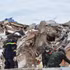 Des secouristes vietnamiens recherchent des victimes piégées sous les décombres au Venezuela. Photo : VNA.
