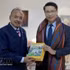 Le chargé d'affaires vietnamien au Timor-Leste, Pham Binh Dam (à droite), et le vice-Premier ministre et ministre coordonnateur des Affaires économiques, également ministre du Tourisme et de l'Environnement du Timor-Leste, Francisco Kalbuadi Lay. Photo : VNA.