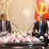 Le Minh Tri, chef de la Commission des affaires intérieures (droite) et Isra Sunthornvut, vice-président du Parti démocrate de Thaïlande. Photo : VNA.