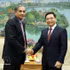 Le vice-Premier ministre Nguyen Van Thang et Krisha Srinivasan, directeur du département Asie et Pacifique du Fonds monétaire international (FMI). Photo: VNA