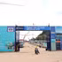 Au sein du complexe comprenant le Centre de conférences, le Centre d’expositions et le Théâtre polyvalent de l’APEC, qui s’étend sur près de 16 hectares, des milliers d’ingénieurs et d’ouvriers travaillent sans relâche. Ce projet phare de l’APEC 2027 à Phu Quoc représente un investissement d’environ 21.860 milliards de dôngs. Il comprend un Centre de conférences et d’expositions de 6.500 places, un Théâtre polyvalent de 4.000 places ainsi qu’un Parc de l’APEC.