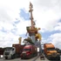 Les camions transportent des marchandises à l'exportation au port de Tan Vu, à Hai Phong. Photo : VNA.
