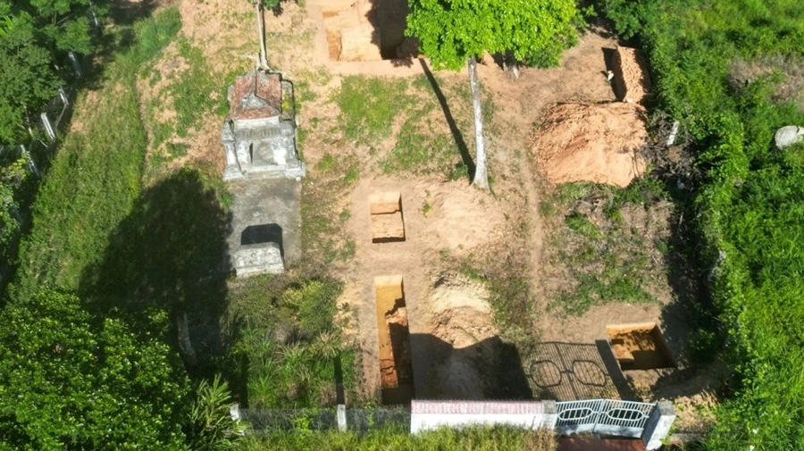 Tours jumelles Lieu Coc, quartier Huong Xuan, ville de Hué. Photo : VOV
