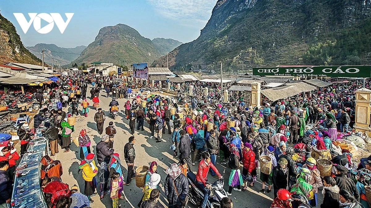 Pho Cao : le marché aux mille couleurs du plateau de Dong Van