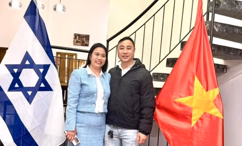 israel-hong-long.jpg