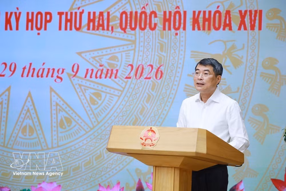 Le Premier ministre Le Minh Hung prend la parole. Photo : VNA.