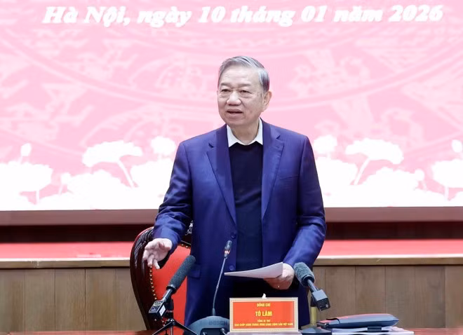 Le secrétaire général du Parti, To Lam, s’exprime lors de la séance de travail avec la permanence du Comité du Parti de Hanoi, le 10 janvier. Photo : VNA.