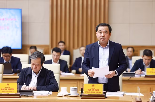 Le ministre de l'Agriculture et de l'Environnement, Tran Duc Thang, fait le point sur la mise en œuvre des engagements du Vietnam en matière de changement climatique. Photo : VNA.