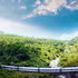 Tout au long du voyage, les passagers profitent de paysages variés mêlant rizières, villages paisibles et magnifiques panoramas côtiers. Photo : VNA.