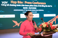Nguyen Thi Anh Thi, vice-présidente du Comité populaire municipal de Da Nang s'exprime lors de la conference de presse sur la 4e édition du Festival du film d’Asie de Da Nang. Photo : VOV.