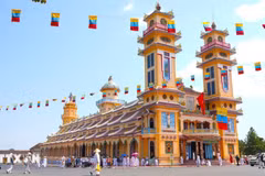 Le Saint-Siège caodaïste de Tay Ninh, emblème de l’architecture spirituelle du Sud-Ouest