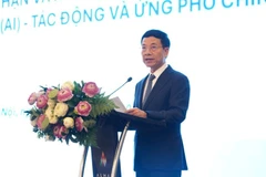 Le ministre des Sciences et des Technologies, Nguyen Manh Hung, prend la parole lors du colloque. Photo : NDEL.