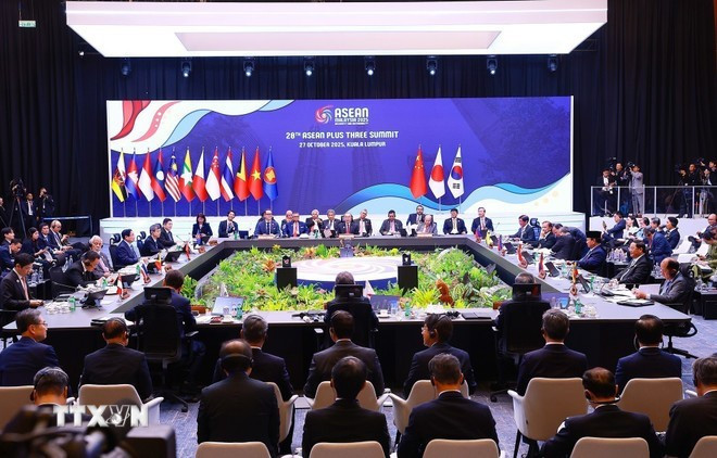 Lors du 28e Sommet ASEAN+3. Photo : VNA hn.jpg