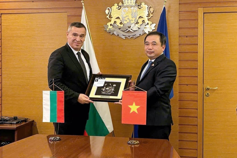 Les deux parties ont convenu de désigner des agences spécialisées pour coordonner la mise en œuvre dans de nombreux domaines tels que la coopération agricole, la recherche et la formation des ressources humaines. Photo : https://mekongasean.vn/ 2.jpg