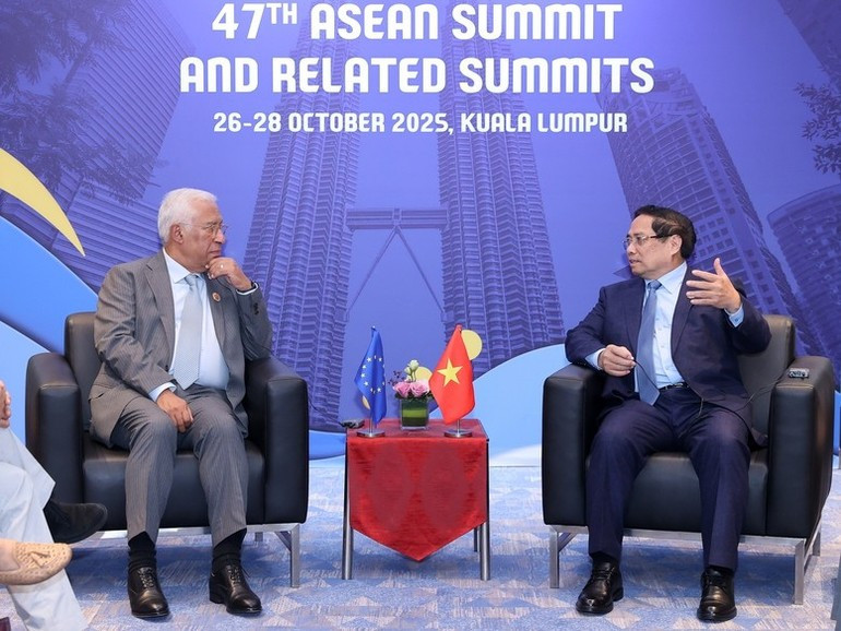Le Premier ministre Pham Minh Chinh rencontre le président du Conseil européen Antonio Costa. Photo: VGP dn.jpg