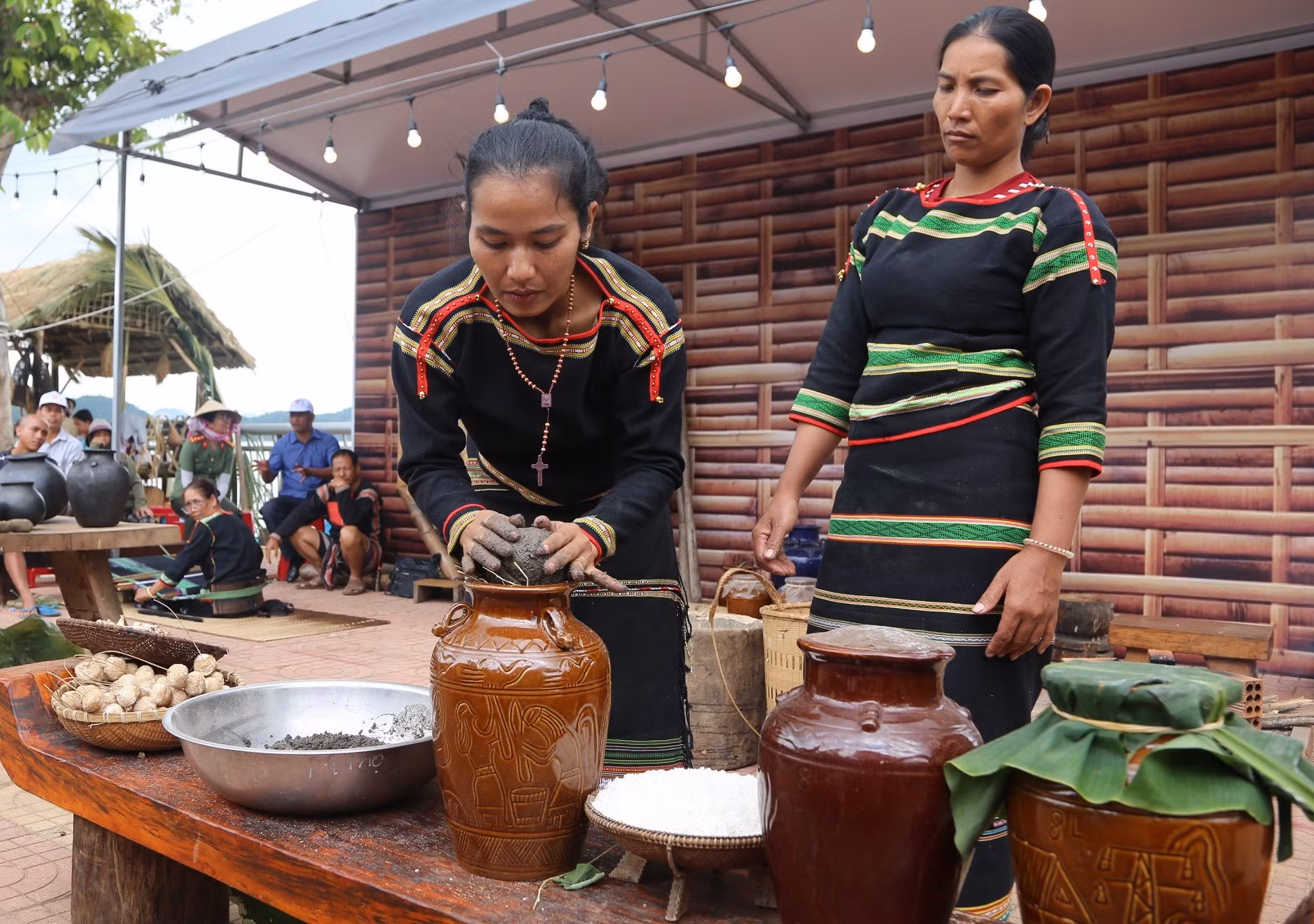 chi-h-duong-bkrong-bit-mieng-choe-cho-ruou-len-men-195.jpg