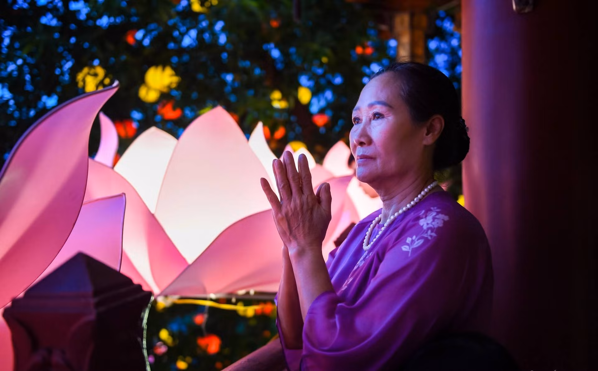 w-phat-giao-phat-dan-tphcm-nguyen-hue-7-402-1.jpg