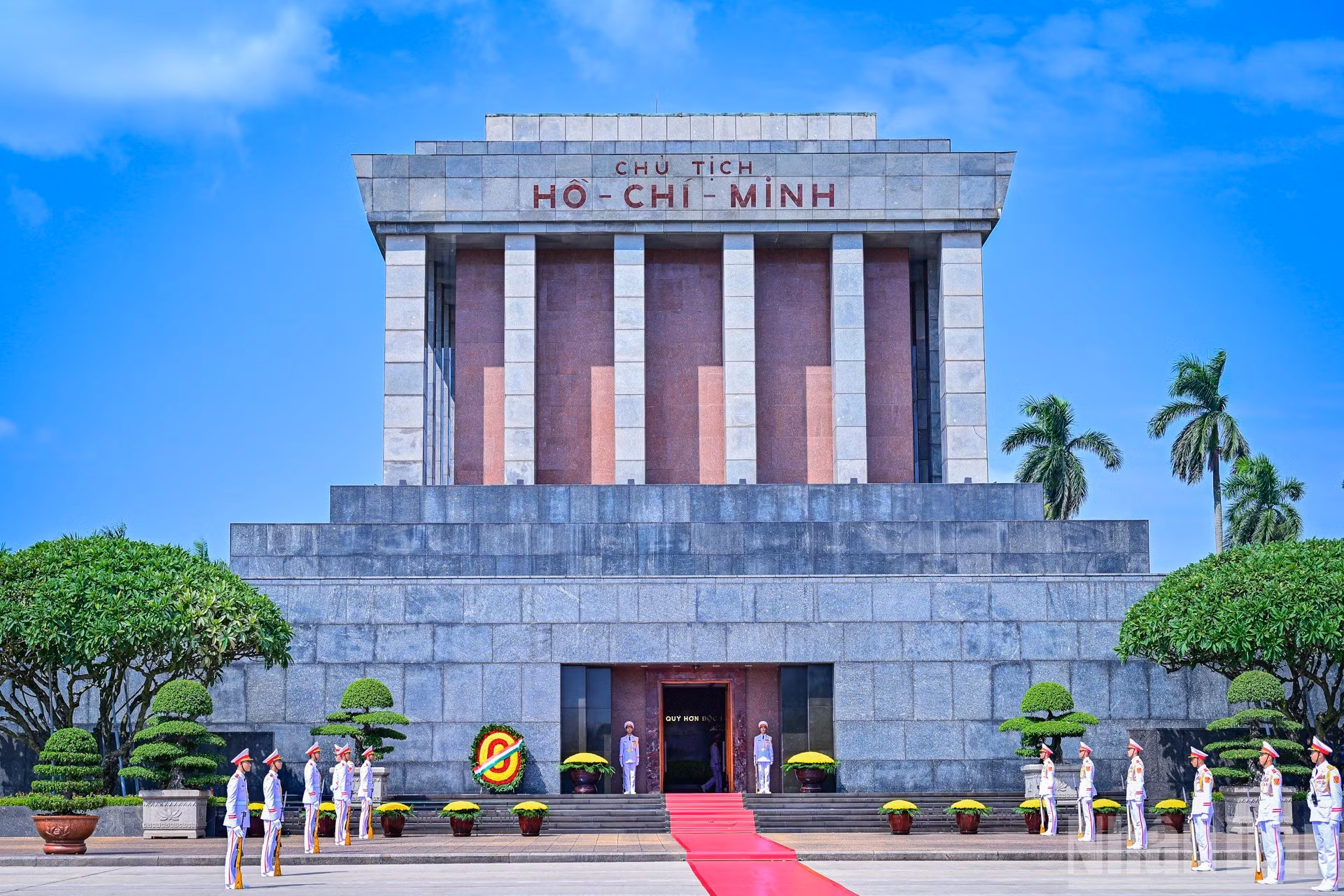 La scène de la cérémonie. Photo : nhandan.vn