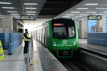 Un métro en service sur la ligne Cat Linh – Ha Dong. Photo : qdnd.vn