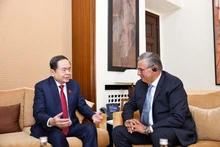 Le président de l’Assemblée nationale du Vietnam, Tran Thanh Man (gauche), et le Premier ministre marocain, Aziz Akhannouch. Photo : VNA.
