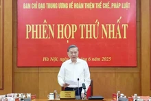 Le secrétaire général du Parti To Lam s’exprime lors de la réunion du comité central de pilotage pour le perfectionnement des institutions et des lois, à Hanoi, le 5 juin. Photo : VNA.
