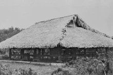 La maison communale de Tan Trao, dans l’ancien district de Son Duong, province de Tuyen Quang (au Nord), où s’est tenu, le 16 août 1945, le Congrès national convoqué par le Viet Minh. Photo : Archives/VNA.