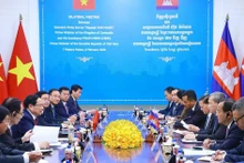 Le Premier ministre vietnamien Pham Minh Chinh s’est entretenu, le 6 février à Phnom Penh, avec son homologue cambodgien Hun Manet. Photo : VNA.