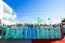 Des membres de l'Association des femmes vietnamiennes en République tchèque dans le cadre du programme « Parfum du Vietnam ». Photo fournie par Hoang Thuy Nga