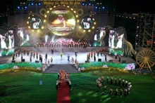 Le Xòe thaï est présenté lors des festivals à Muong Lo. Photo : VOV.