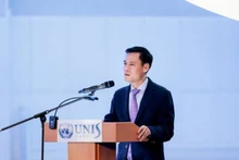 Le vice-ministre des Affaires étrangères Dang Hoang Giang s'exprime lors de l'ouverture de l’exposition commémorant le 80ᵉ anniversaire de la fondation des Nations Unies. Photo: baoquocte.vn
